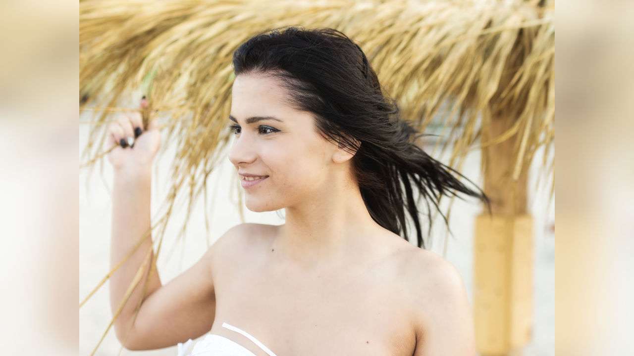 LaraMoor - Glamourous and Sexy Cam Model of Jasmin