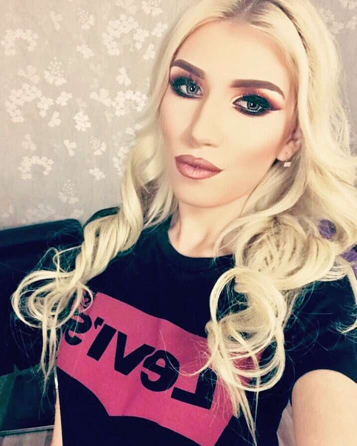 LittleEmyx - Glamourous and Sexy Cam Model of Jasmin