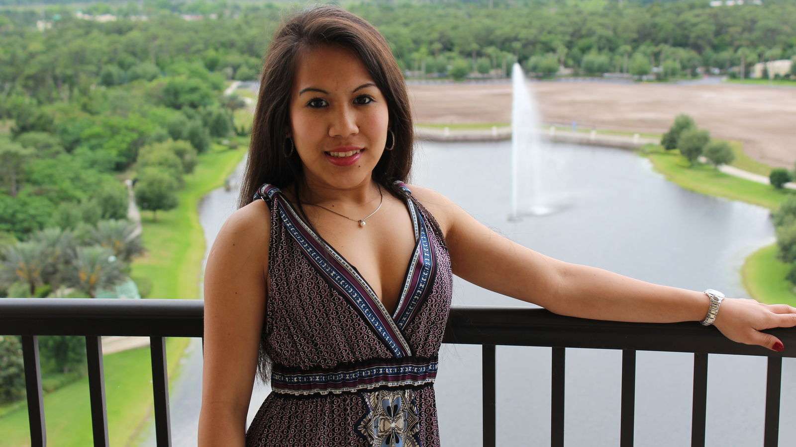 LittleZoe4u - Glamourous and Sexy Cam Model of Jasmin