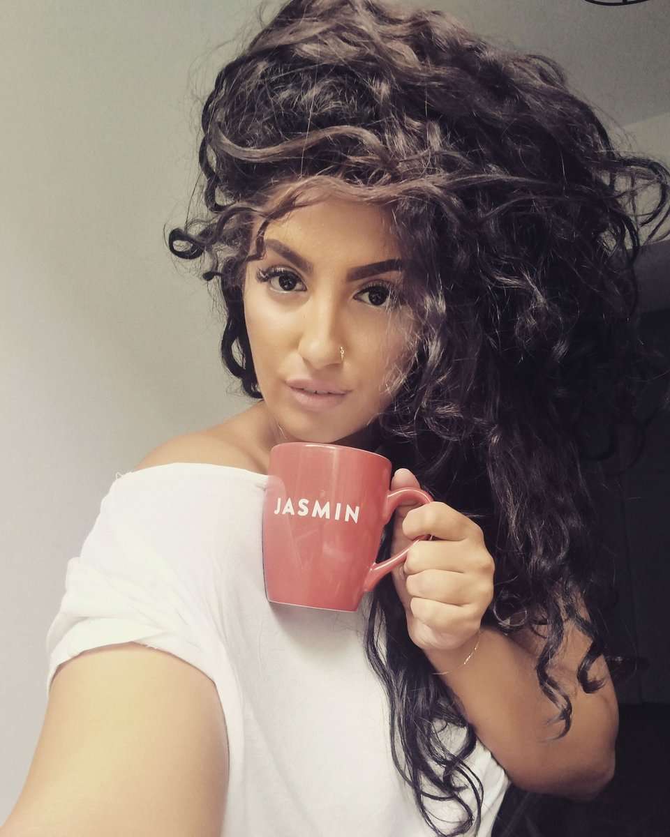 LivSummers - Glamourous and Sexy Cam Model of Jasmin