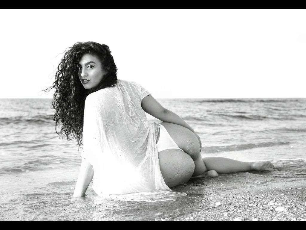 LivSummers - Glamourous and Sexy Cam Model of Jasmin