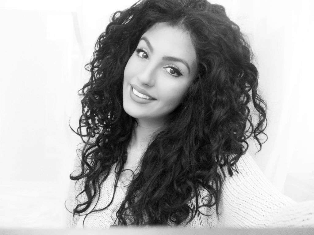 LivSummers - Glamourous and Sexy Cam Model of Jasmin