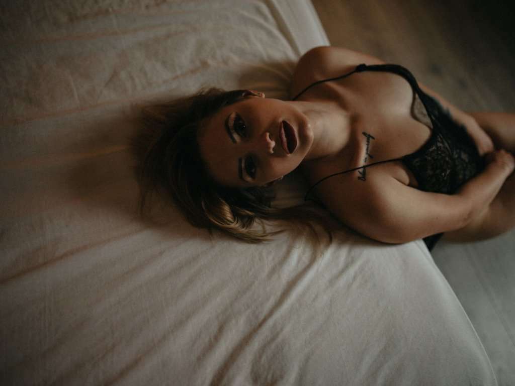 LoraSinClare - Glamourous and Sexy Cam Model of Jasmin