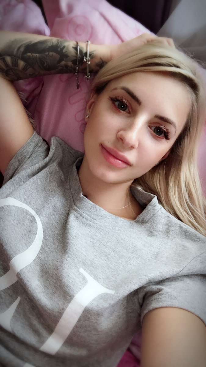 LoraSinClare - Glamourous and Sexy Cam Model of Jasmin