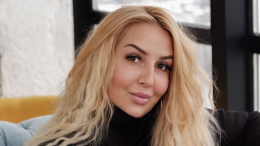 MariaRichi - Glamourous and Sexy Cam Model of Jasmin