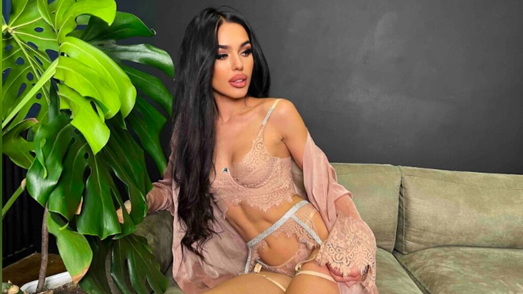 MariyaNovak - Glamourous and Sexy Cam Model of Jasmin