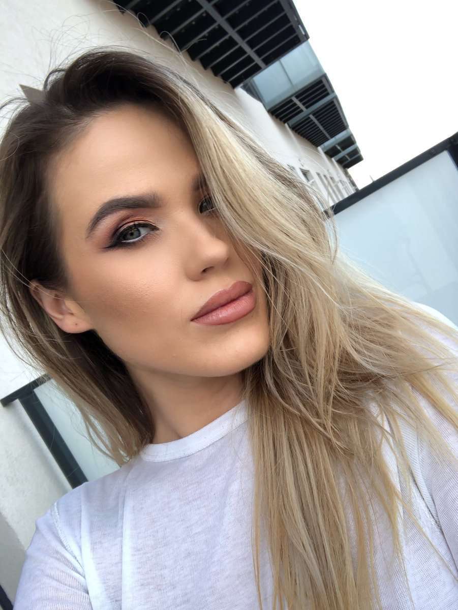 MayaDesiree - Glamourous and Sexy Cam Model of Jasmin