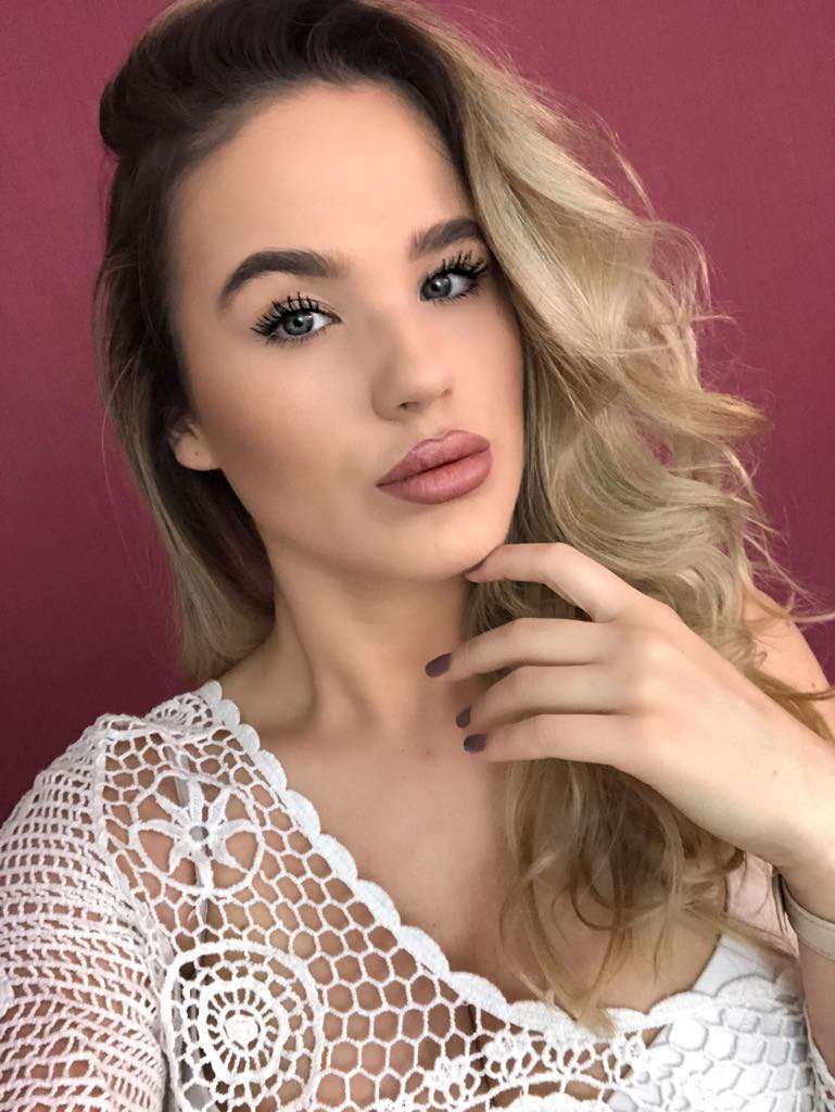 MayaDesiree - Glamourous and Sexy Cam Model of Jasmin