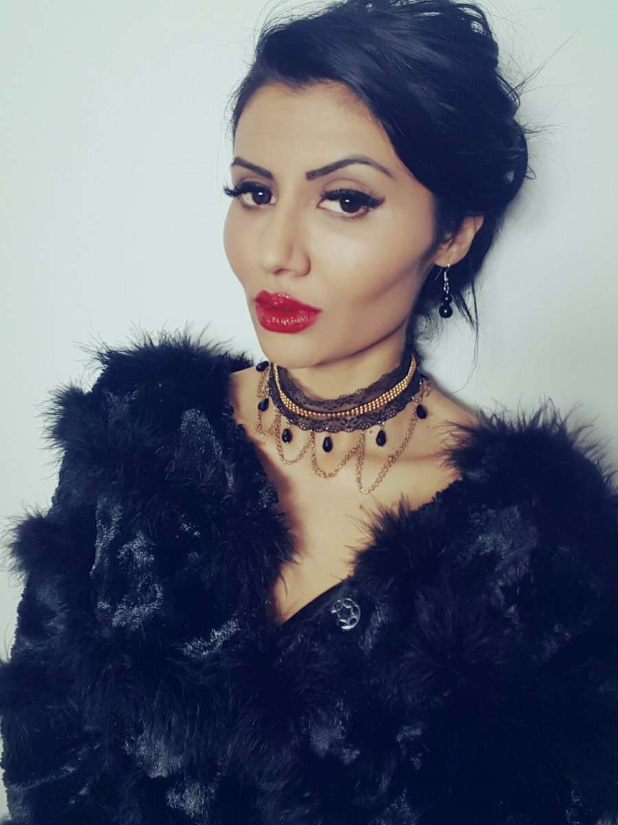 PetiteFlaviaaaa - Glamourous and Sexy Cam Model of Jasmin