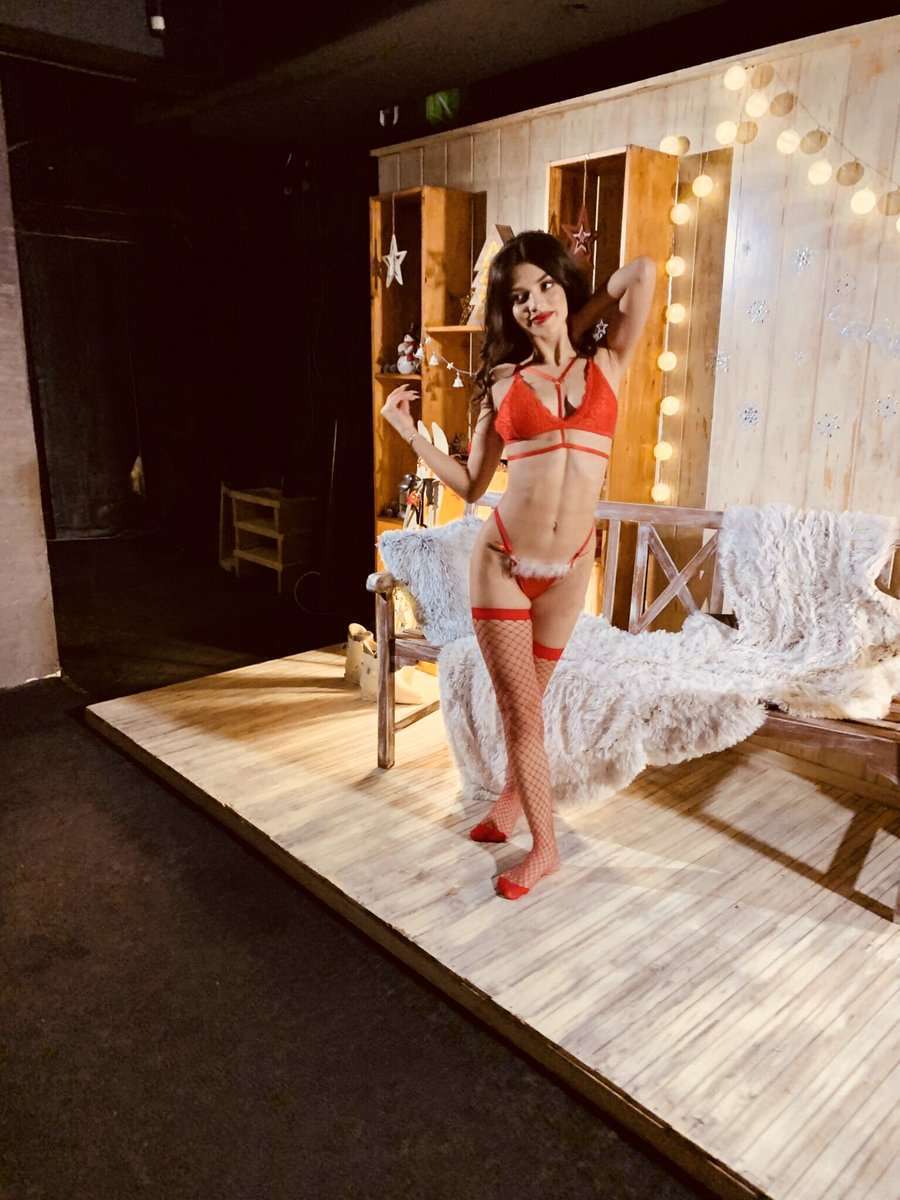 PinkyAmy - Glamourous and Sexy Cam Model of Jasmin