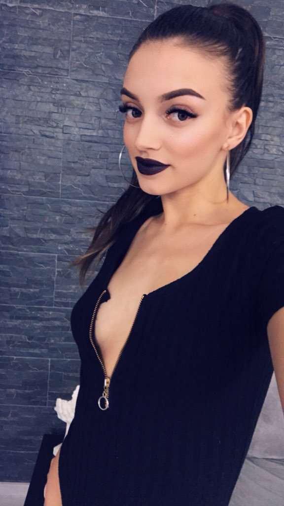 PinkyAmy - Glamourous and Sexy Cam Model of Jasmin