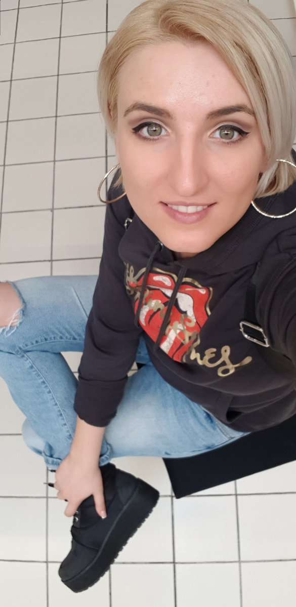 RebekaDeee - Glamourous and Sexy Cam Model of Jasmin