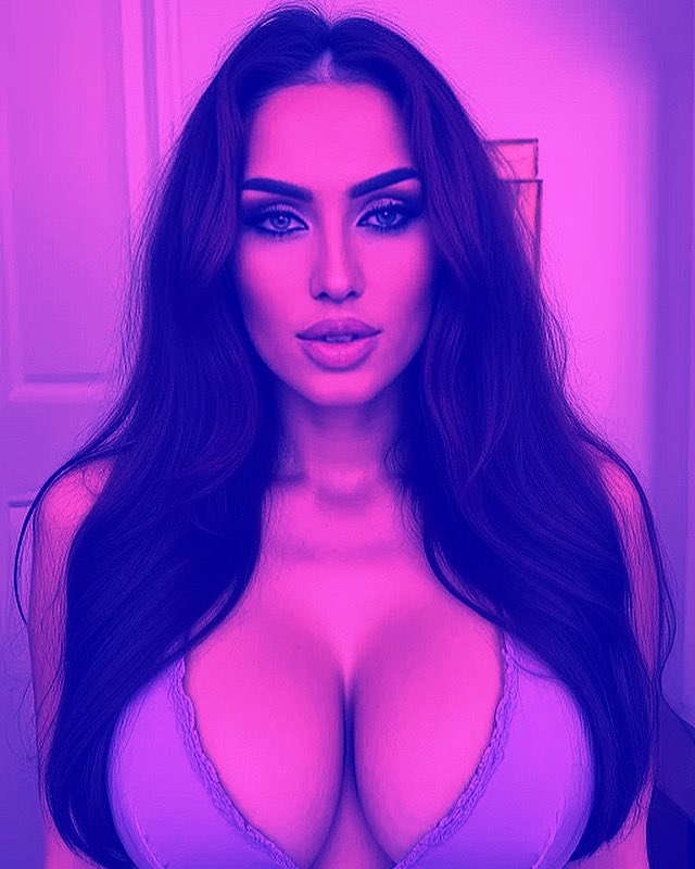 RubyConner - Glamourous and Sexy Cam Model of Jasmin