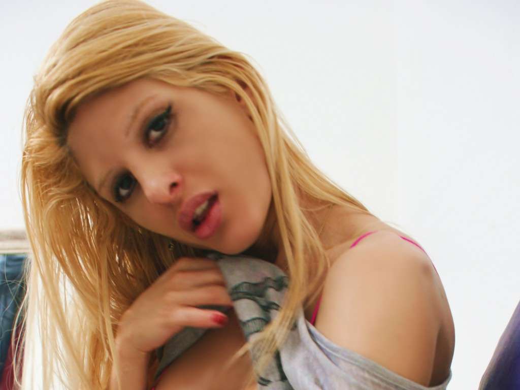 SensualLara4u - Glamourous and Sexy Cam Model of Jasmin