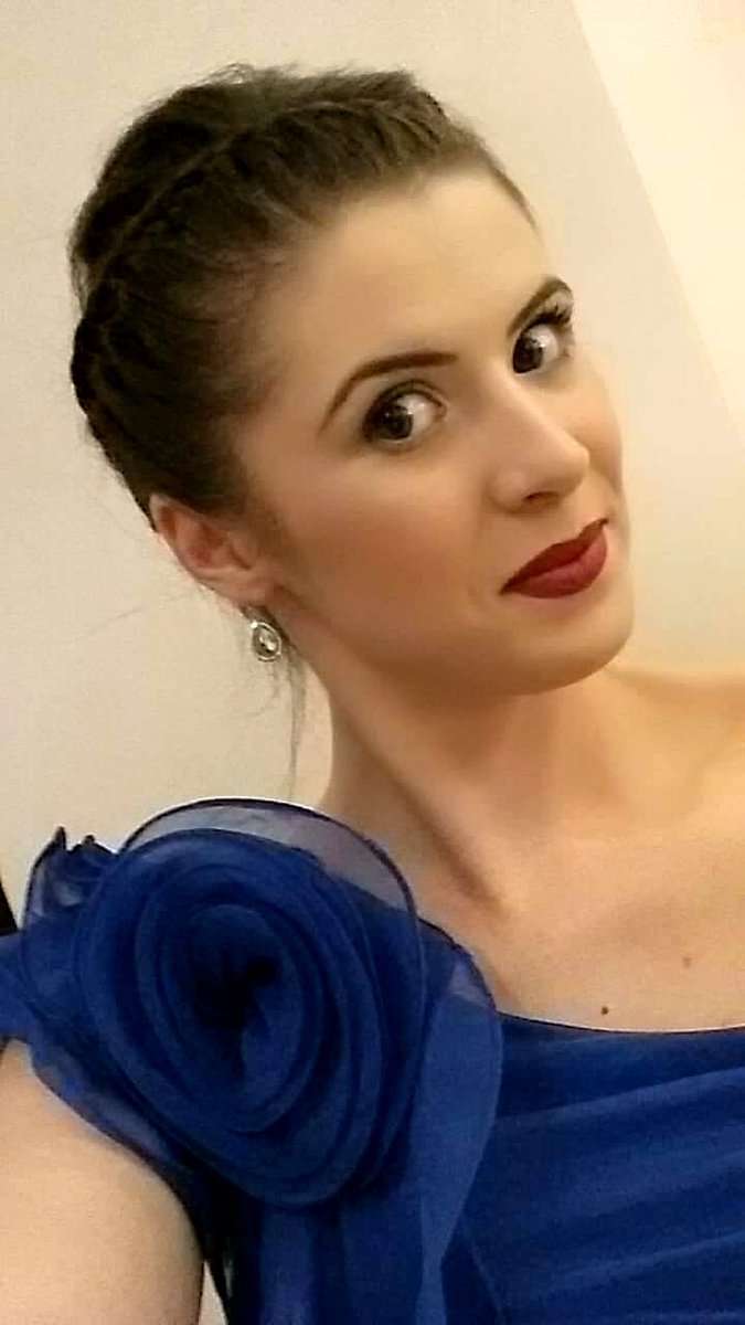 ShellyStaark - Glamourous and Sexy Cam Model of Jasmin