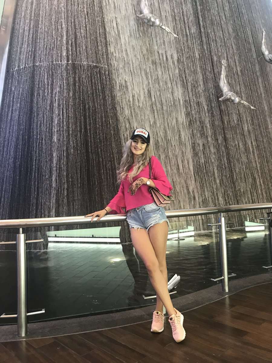 SophyWilde - Glamourous and Sexy Cam Model of Jasmin