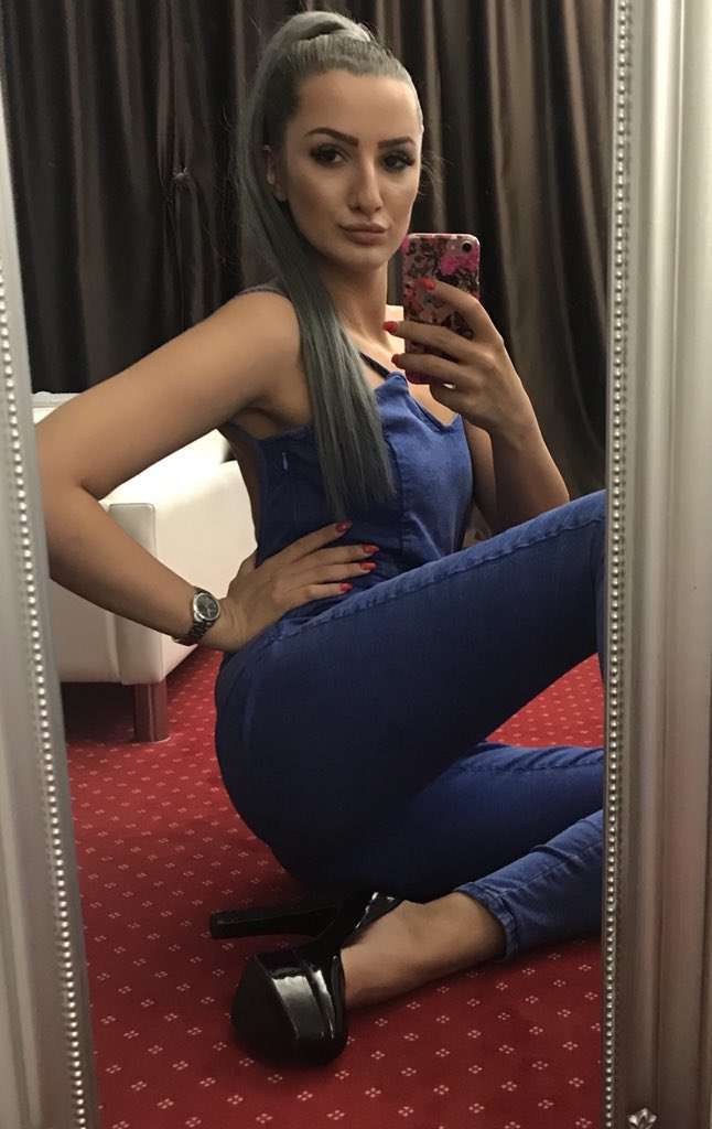 SophyWilde - Glamourous and Sexy Cam Model of Jasmin