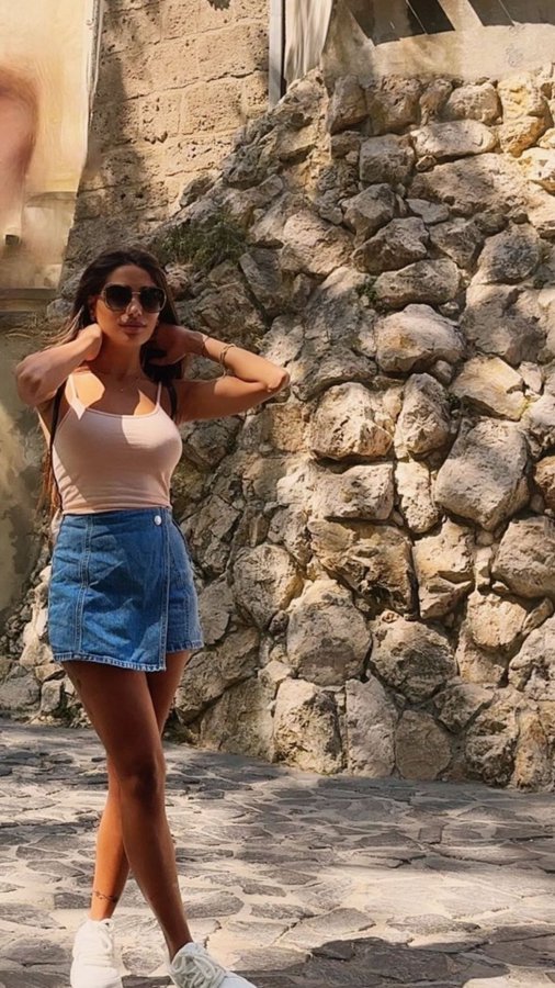 Vanesa - Glamourous and Sexy Cam Model of Jasmin