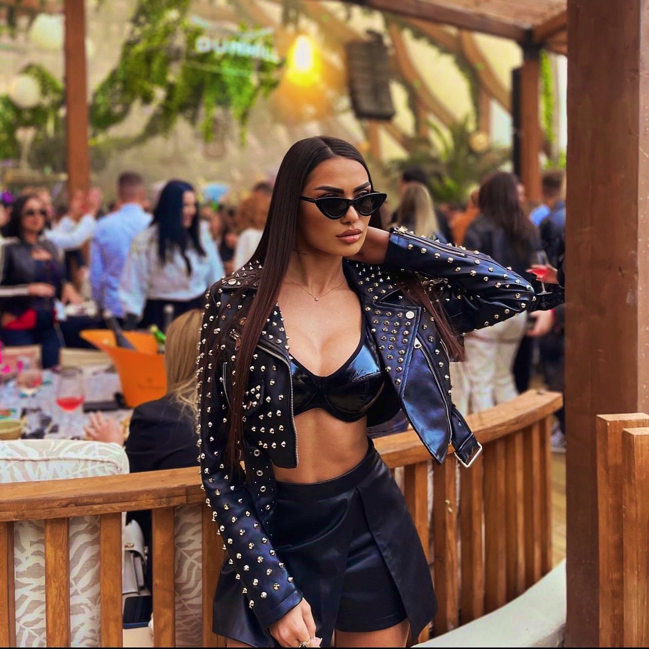 Vanesa - Glamourous and Sexy Cam Model of Jasmin