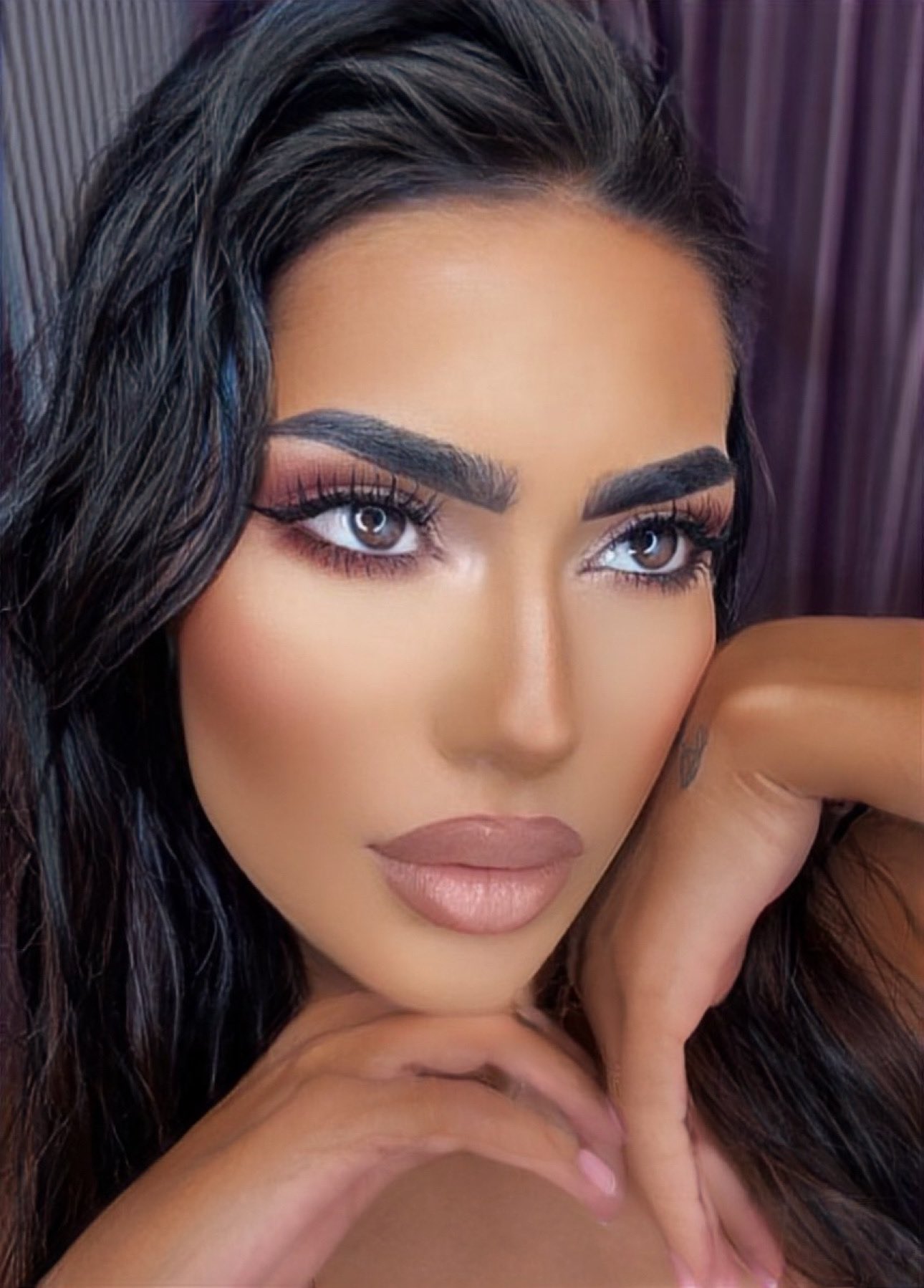 Vanesa - Glamourous and Sexy Cam Model of Jasmin