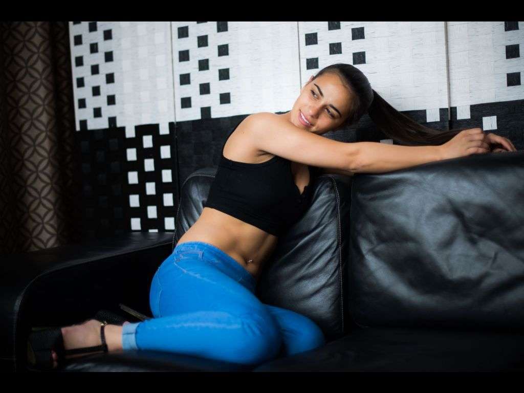 angelaayoung - Glamourous and Sexy Cam Model of Jasmin