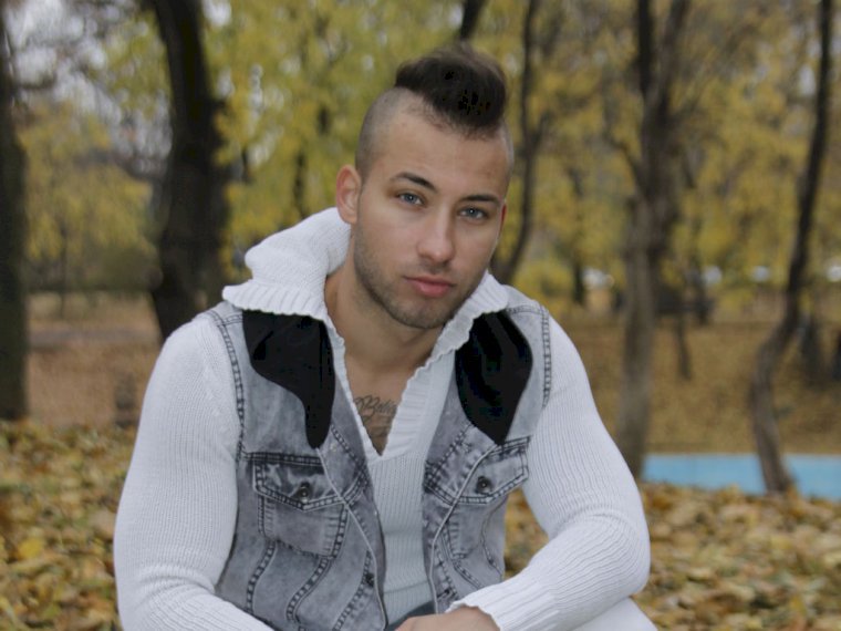 rob4babe - Free Cam Model of LiveJasmin