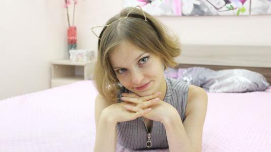 Watch hot flirt model JulietteFry from LiveJasmin at GirlsOfJasmin