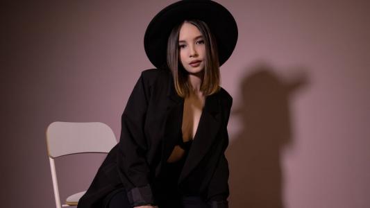 Watch hot flirt model MiaWealth from LiveJasmin at GirlsOfJasmin