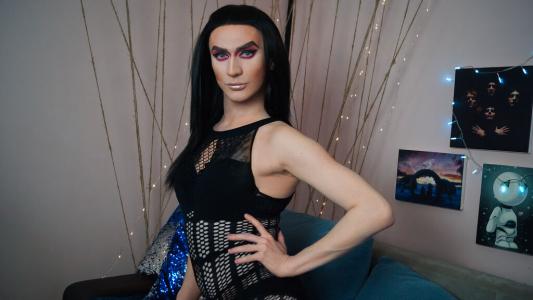 Watch the sexy UrsulaShade from LiveJasmin at BoysOfJasmin