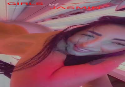 Open video #604 of cam model EvelineLemy at Jasmin